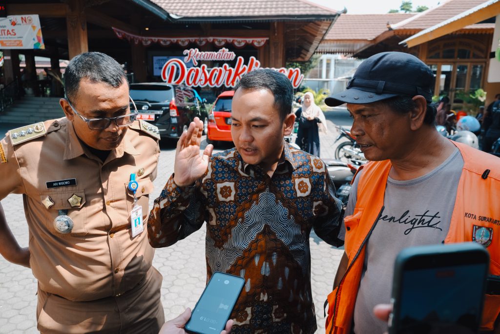 Wali Kota Respati Tegaskan Fasilitas Publik di Solo Bebas Parkir, Jukir Bakal Digaji Tetap