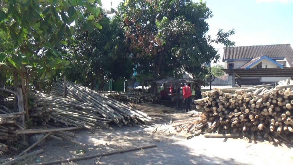 Jelang HUT RI ke-81, Penjual Bambu di Solo Kebanjiran Pesanan, Penjualan Naik Lima Kali Lipat