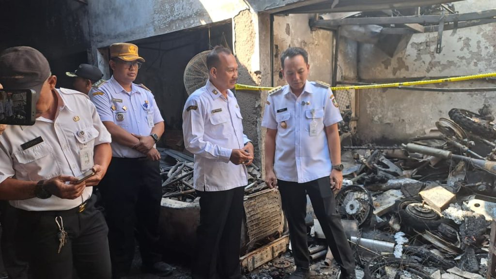 Pasca Kebakakaran, Wali Kota Solo Respati Akan Revitalisasi Pasar Klitikan Notoharjo