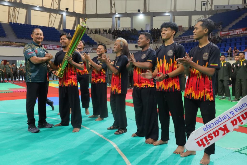 Pangdam IV/Diponegoro Tutup Open Tournament Pencak Silat Piala Panglima TNI 2026