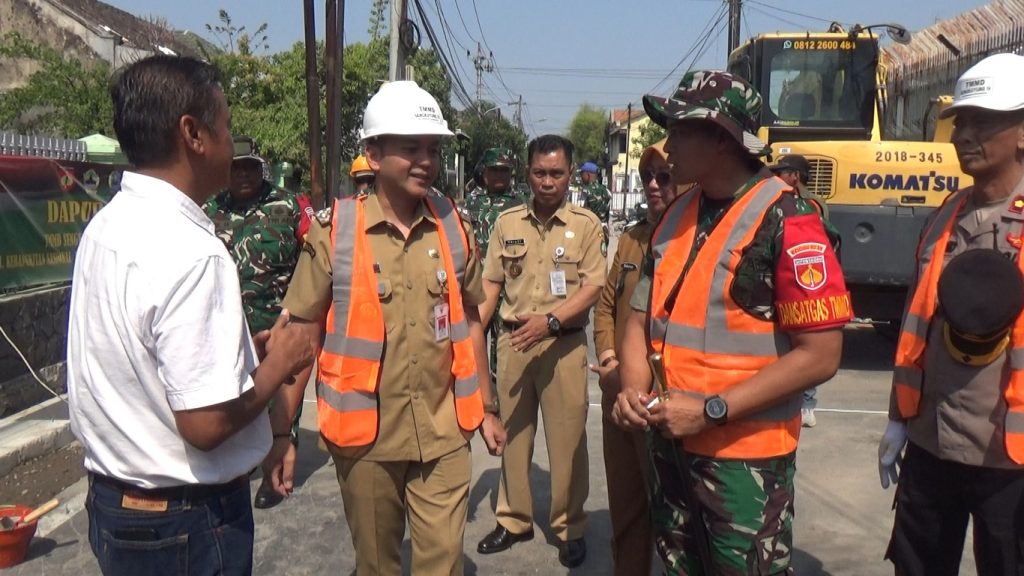 Antisipasi Banjir, TMMD Sengkuyung IV Tahun 2026 Kodim 0735/Surakarta Perbaiki Drainase 600 Meter di Penumping